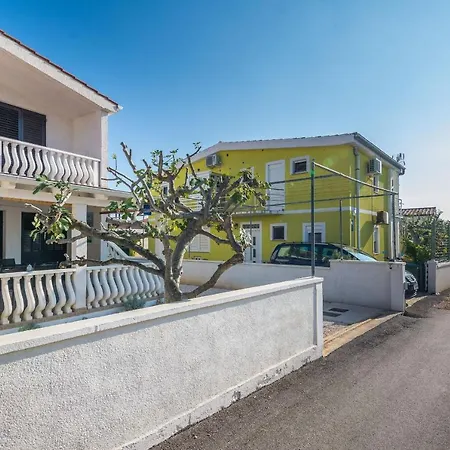 Apartment By The Sea - 18586 *