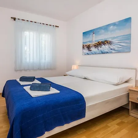 Apartment By The Sea - 18586