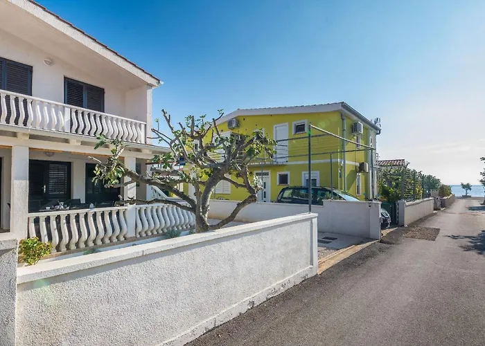 Apartment By The Sea - 18586 *